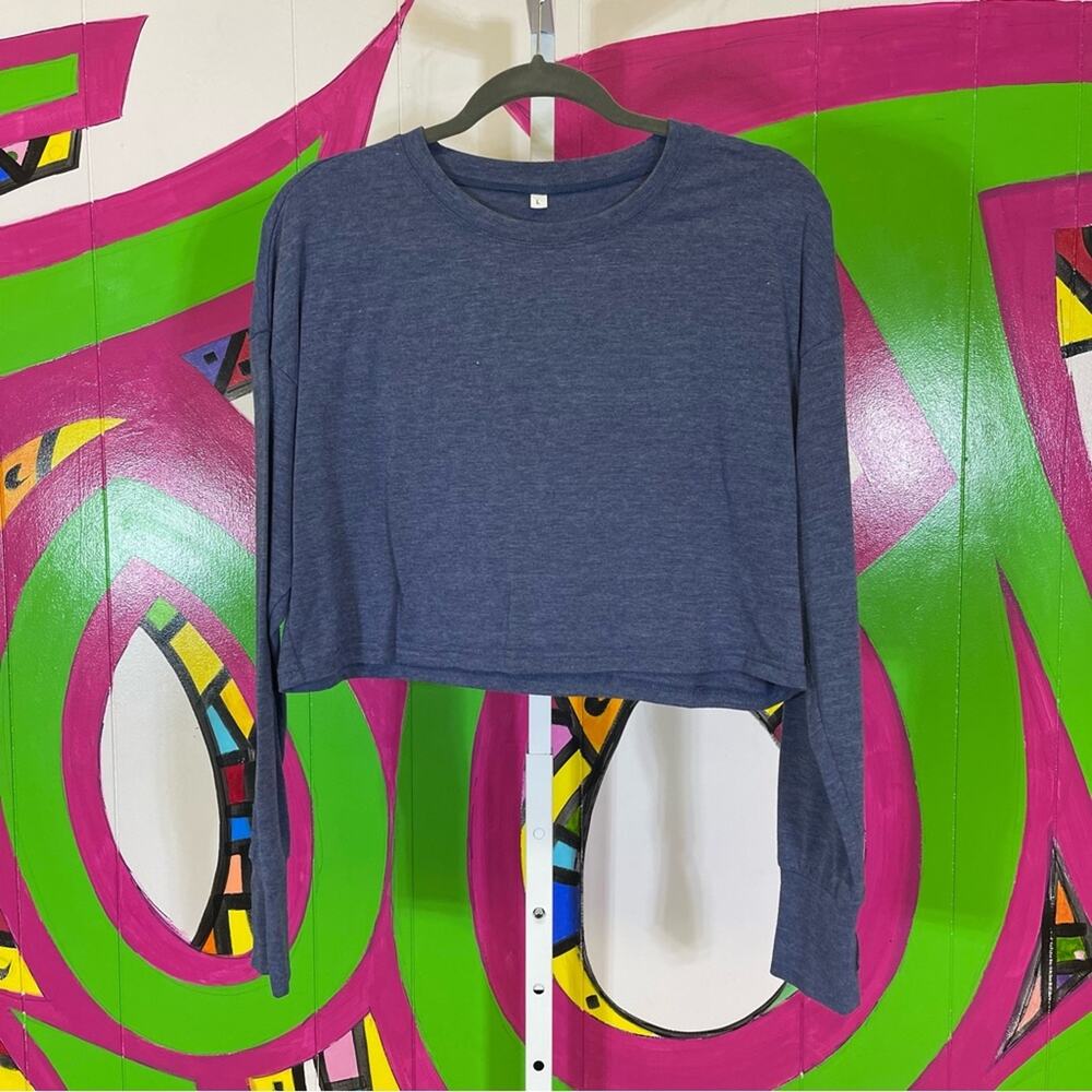Cropped Long Sleeve Shirt. Size Large. In excellent condition!